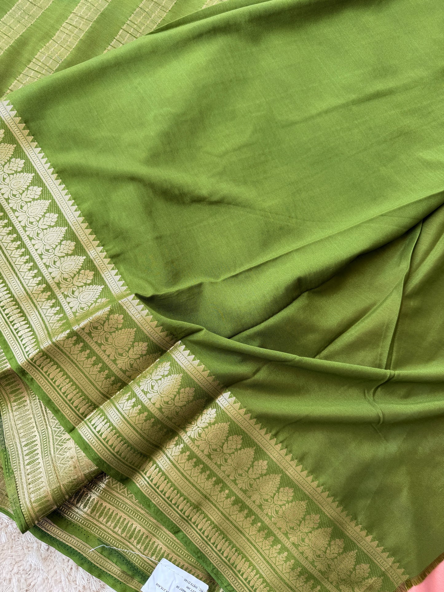 Peach & Parrot Green - TN248