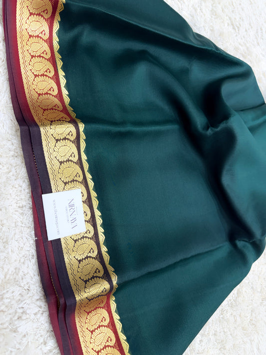 Bottle Green & Red - TN183