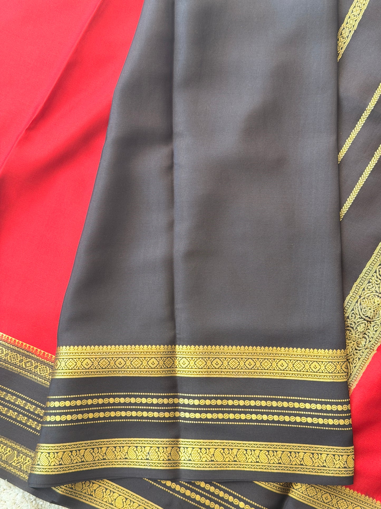 Red & Black - Partly Pallu - TN208