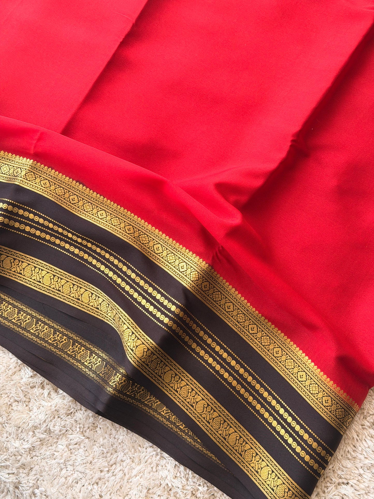 Red & Black - Partly Pallu - TN208