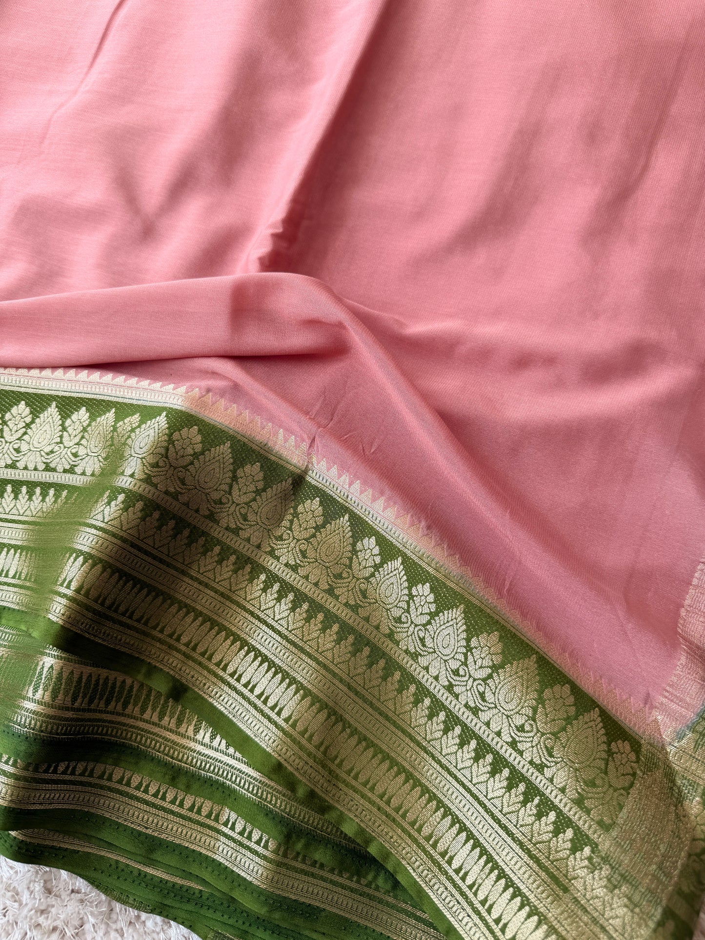 Peach & Parrot Green - TN248