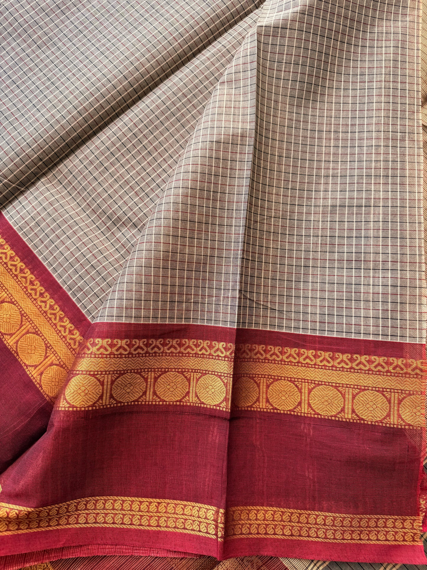 Small checks Black & Red Border - TN258
