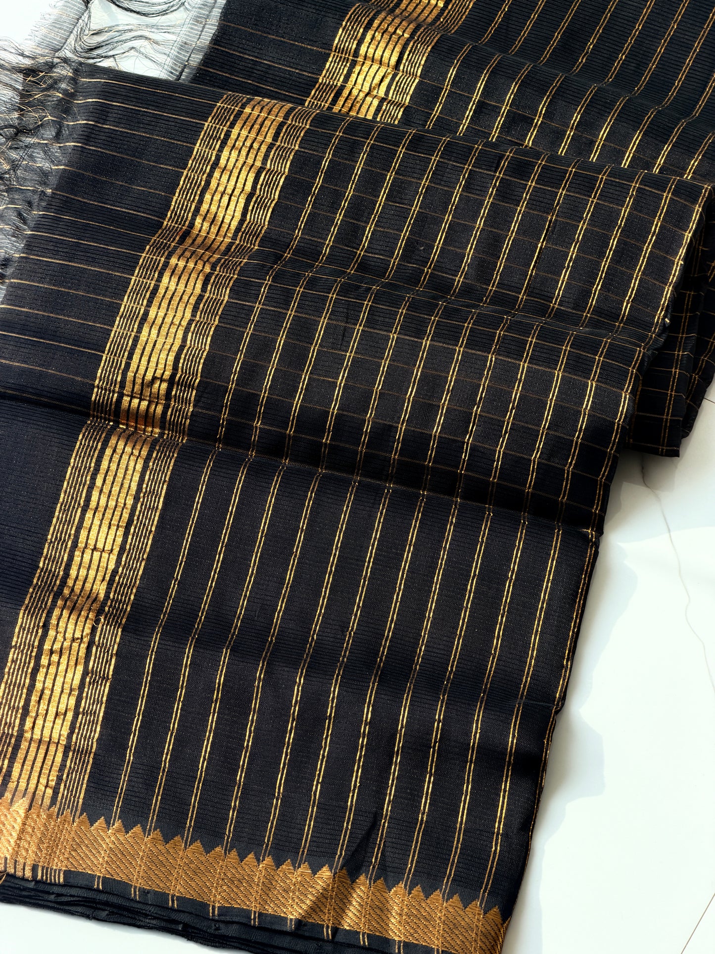 Handwoven Mangalagiri Pattu (Black) - TN350