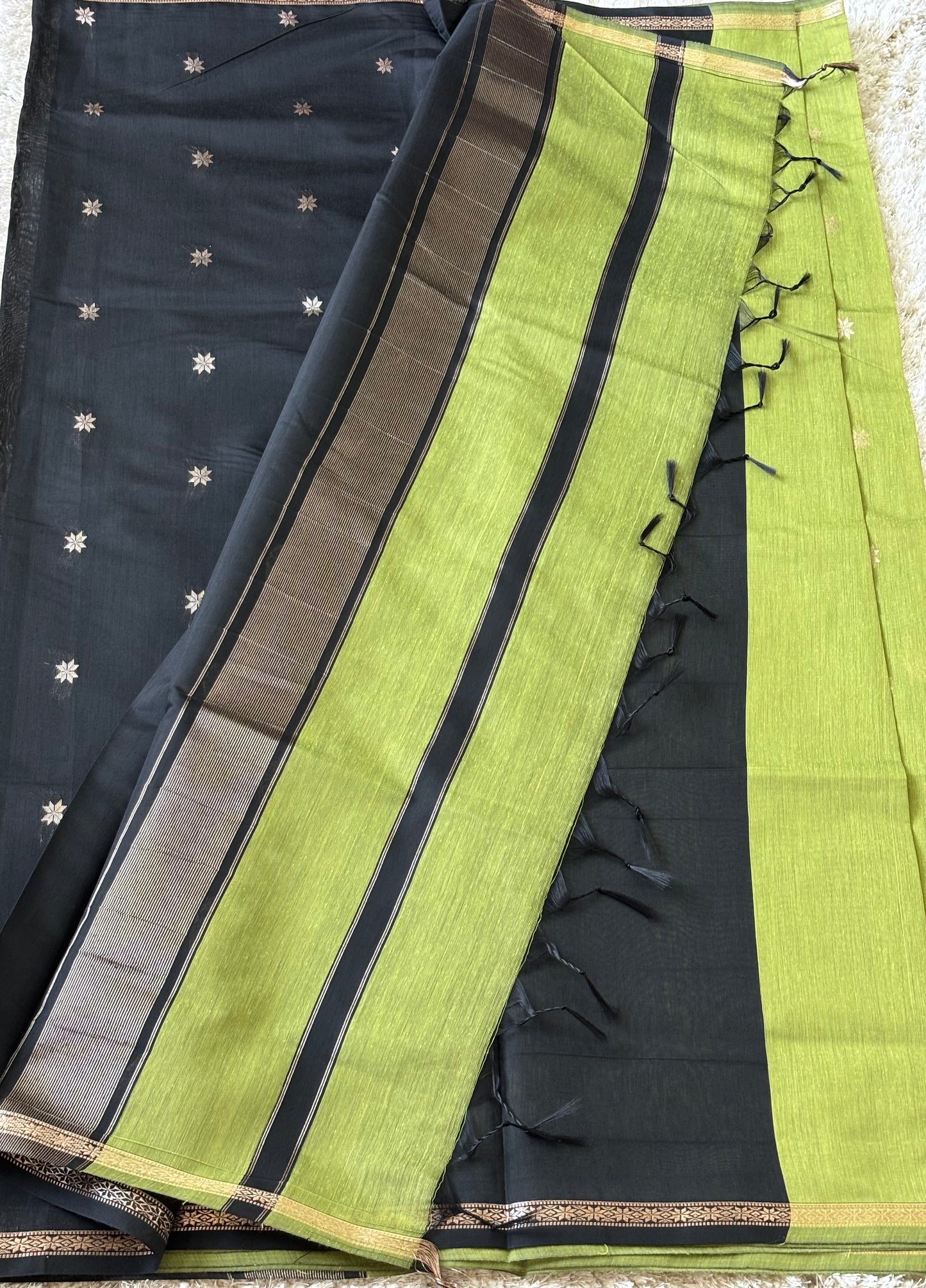 Maheshwari Cotton : Parrot Green - TN050