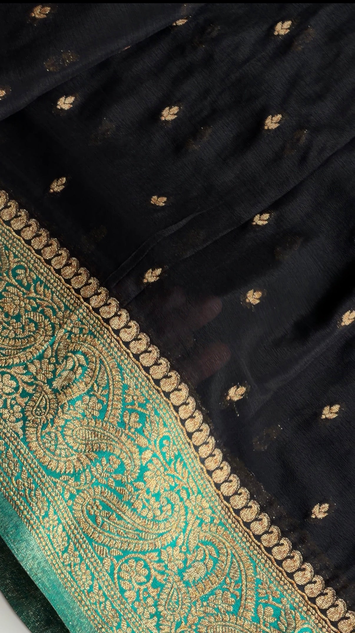 Georgette (Black with Green) - TN399